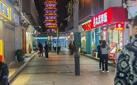 古镇过度商业化（古镇过度商业化的表现）