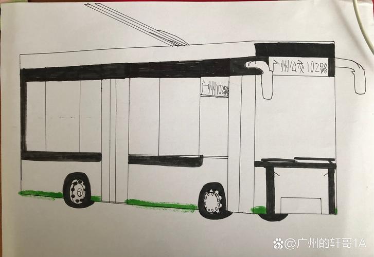 公交站设「夸夸镜」(夸张的公交车简笔画)