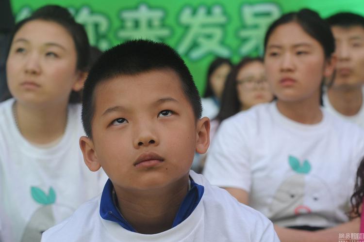 发呆大赛冠军(发呆选手)