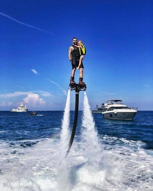 手机扔远比赛(世界扔手机大赛)