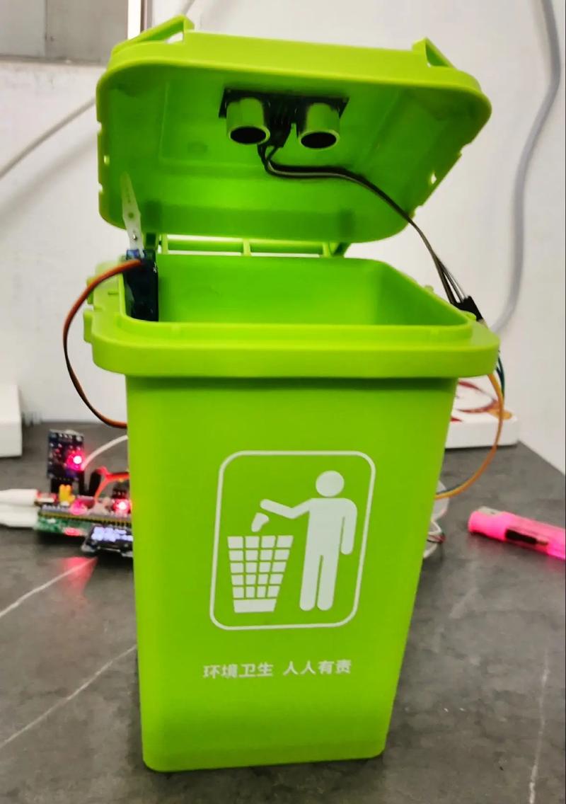 智能垃圾桶会吐槽(智能垃圾桶方便吗)