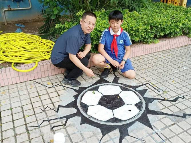 井盖变身迷你花园的简单介绍