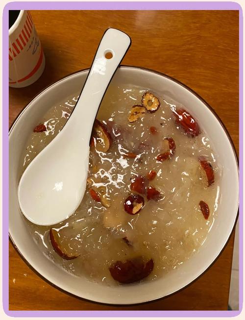 红枣银耳汤的做法(红枣银耳汤的做法?)
